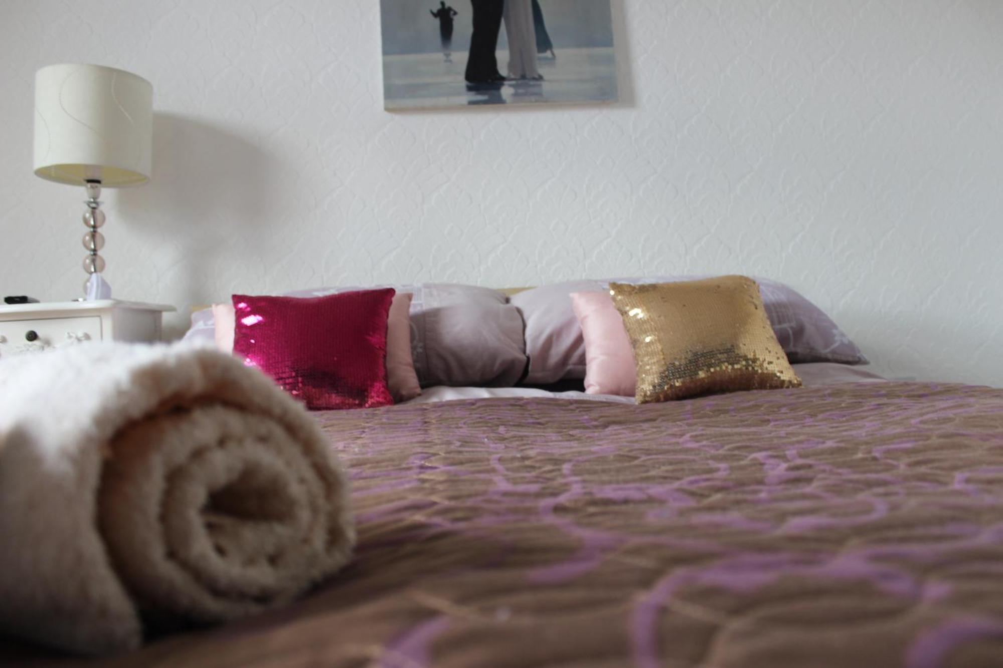 Mother-In-Law Guest House Hotel Leeds Leeds  Kültér fotó