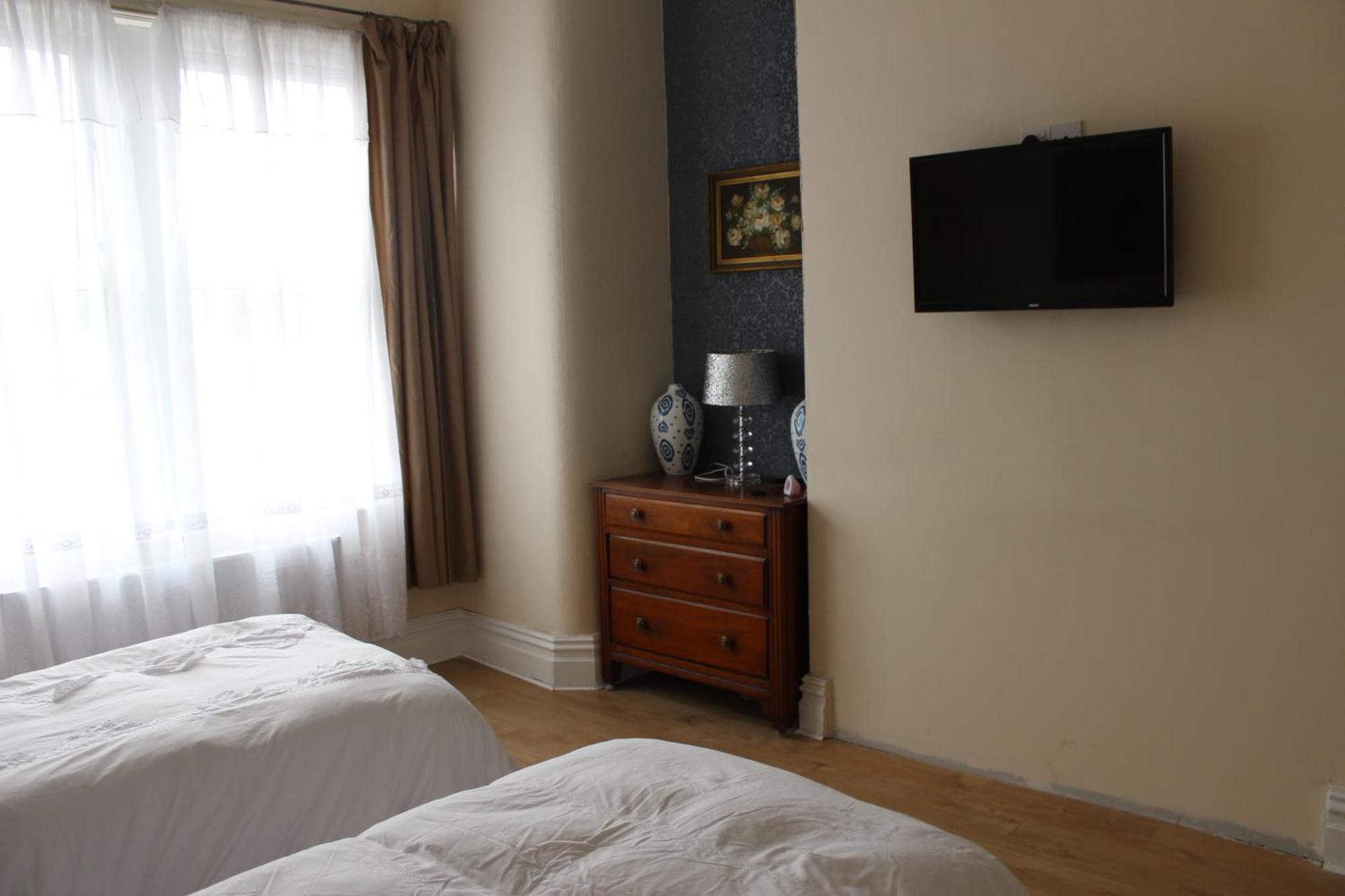 Mother-In-Law Guest House Hotel Leeds Leeds  Kültér fotó