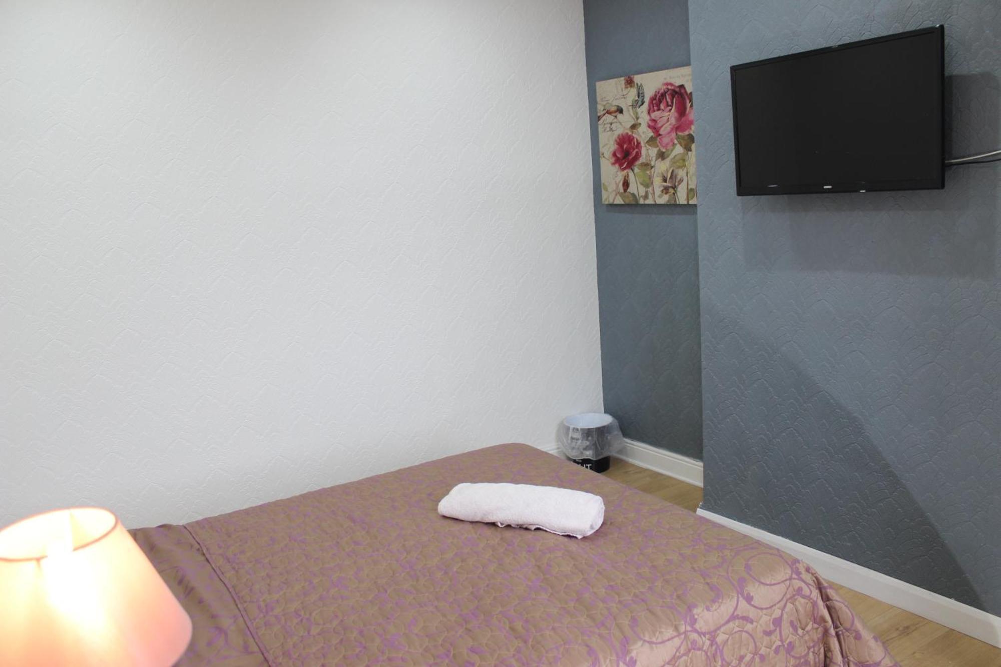 Mother-In-Law Guest House Hotel Leeds Leeds  Kültér fotó
