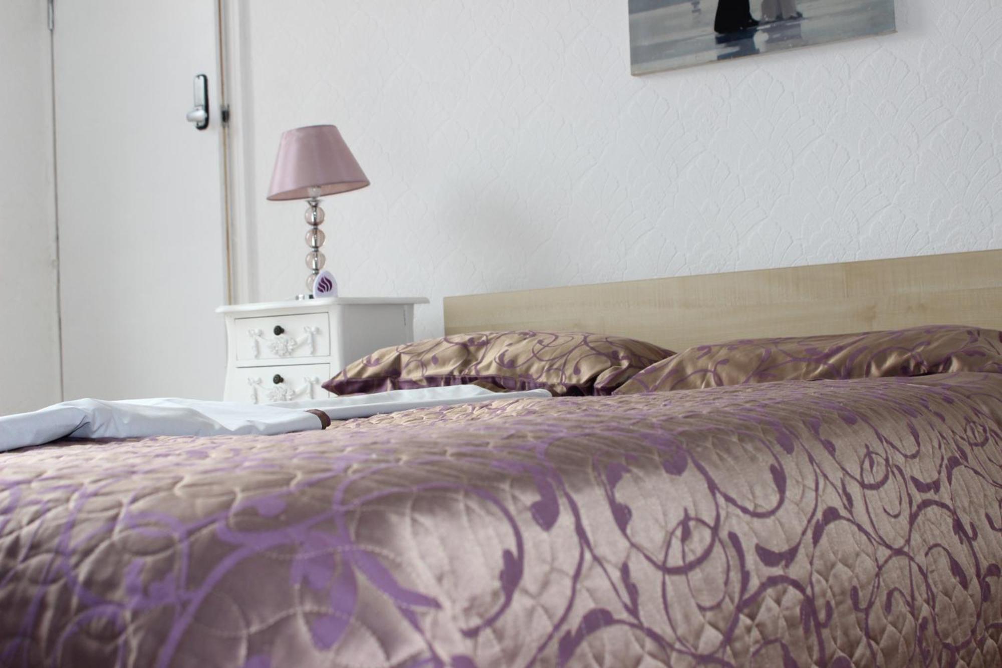 Mother-In-Law Guest House Hotel Leeds Leeds  Kültér fotó