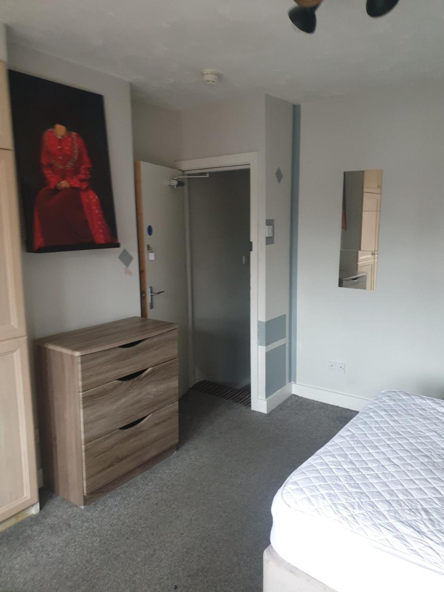 Mother-In-Law Guest House Hotel Leeds Leeds  Kültér fotó